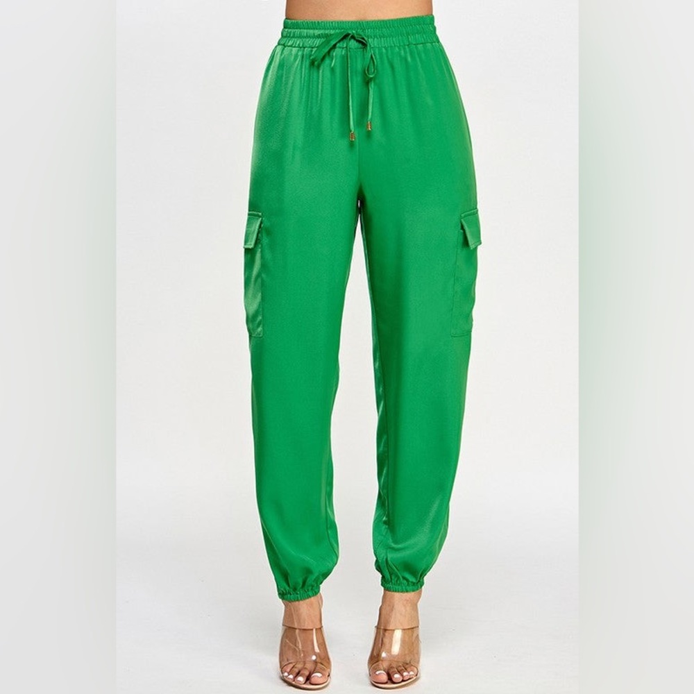 Women’s Green Cargo Jogger Pants